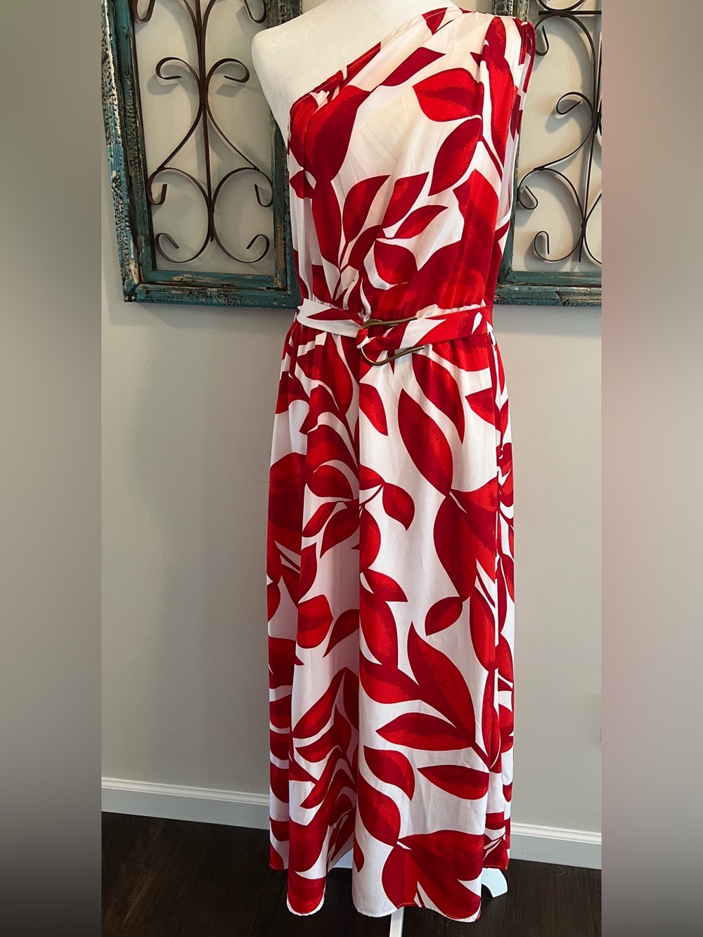 SHEIN Red & White Sleeveless Belted Leaf-Print Maxi Dress